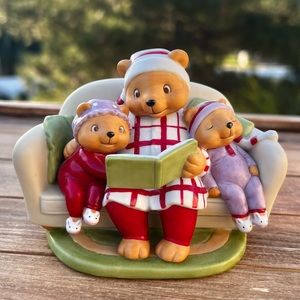 Hallmark Storybook Pajama Bears Reading W/ Dad Porcelain Figure By Crayola VTG
